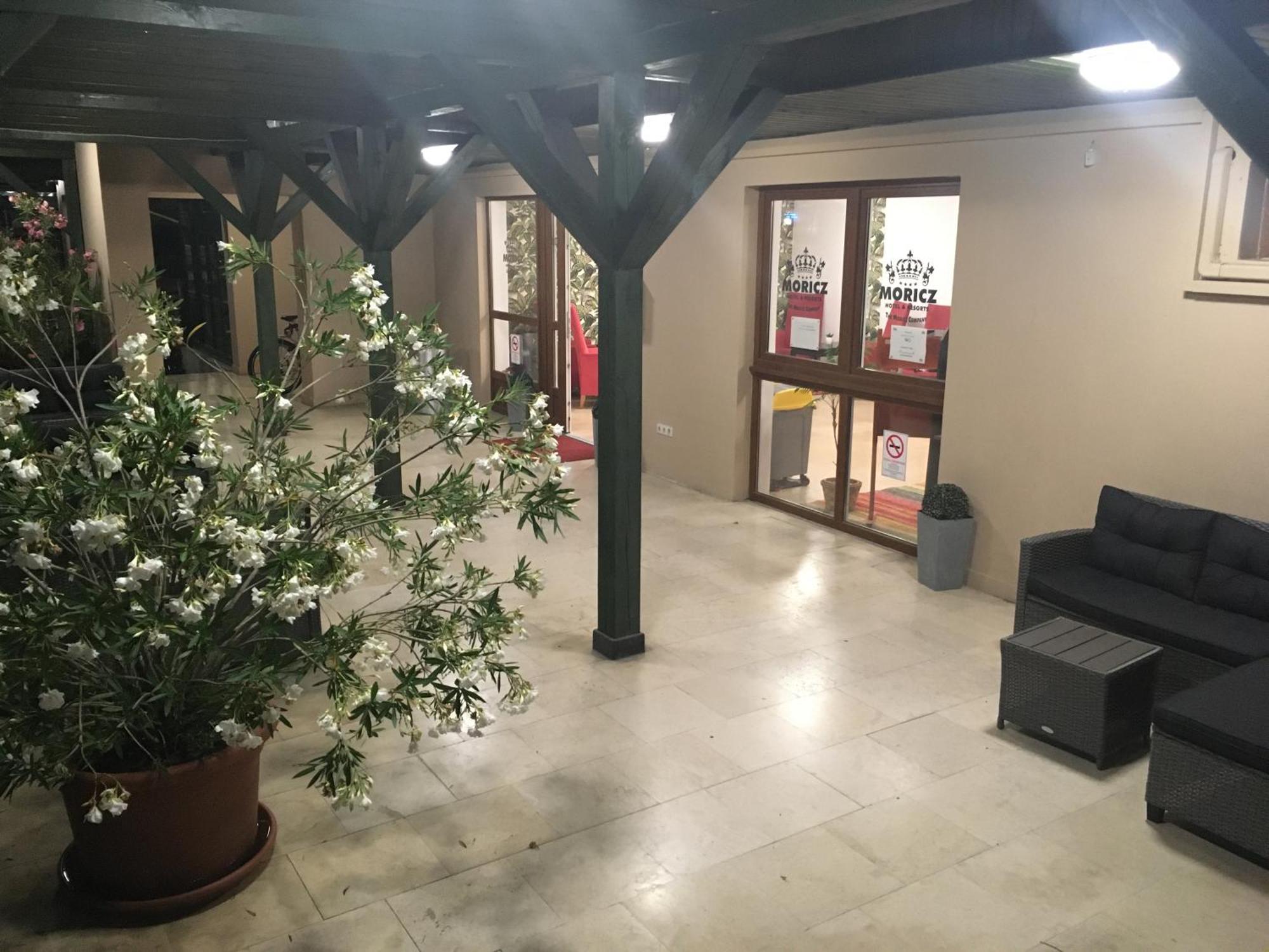 Fenyves Hotel بالاتونفينيفيس المظهر الخارجي الصورة